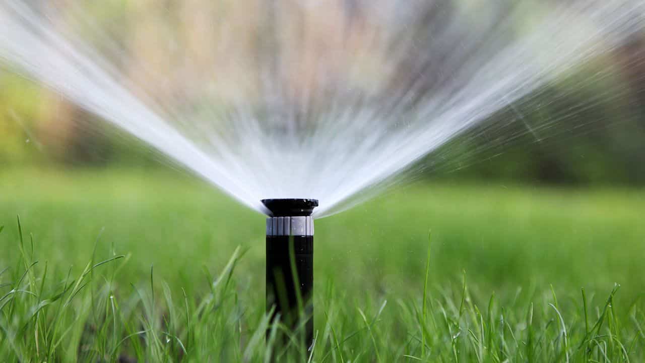 Instalación de sistemas de riego eficientes para el jardín | Jardin-Irrigacioncom