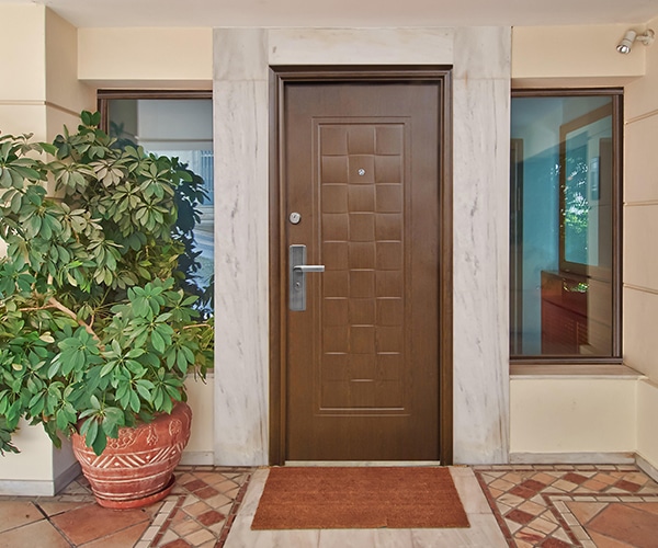 Qué considerar al elegir puertas de seguridad para casa? – The Home Depot  Blog